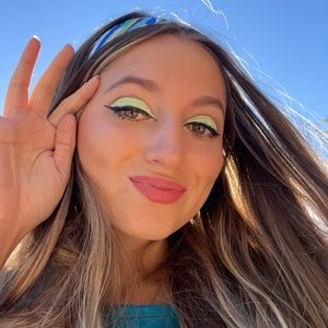 Meet your Posher, Sydney